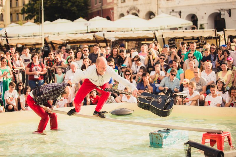 Identitate de brand pentru Banca Transilvania, in cadrul Festivalului International de Teatru FITS Sibiu 2019