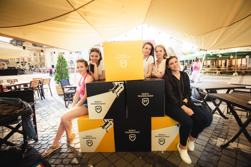 Identitate de brand pentru Banca Transilvania, in cadrul Festivalului International de Teatru FITS Sibiu 2019
