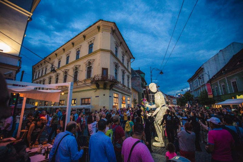 Identitate de brand pentru Banca Transilvania, in cadrul Festivalului International de Teatru FITS Sibiu 2019