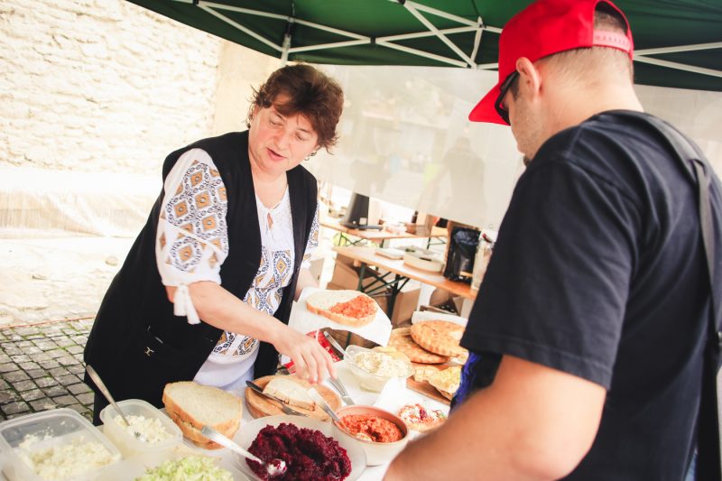 Picnic in Piata Huet Sibiu, a doua zi dupa Maratonul International de la Sibiu
