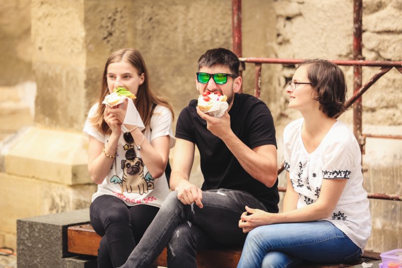 Picnic in Piata Huet Sibiu, a doua zi dupa Maratonul International de la Sibiu